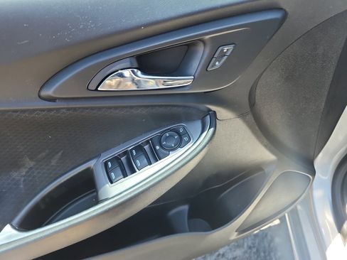 Used 2020 Chevrolet Malibu LT FWD image 17
