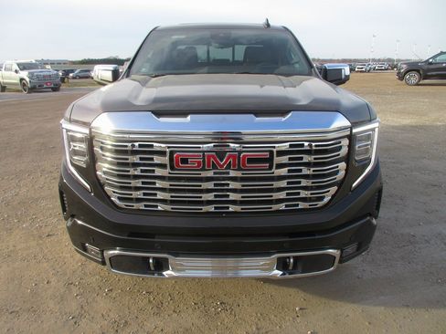 New 2026 GMC Sierra 1500 Denali w/ Denali Reserve Package image 12