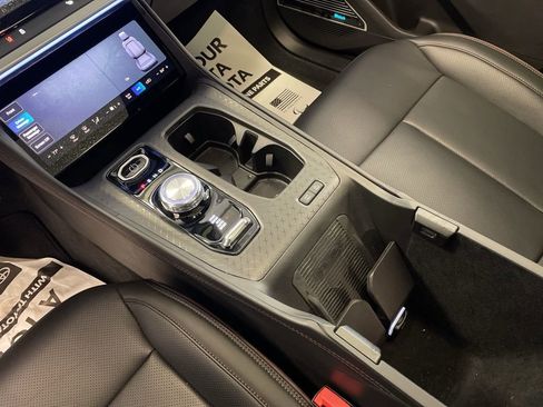 Used 2025 Jeep Wagoneer S Launch Edition image 9