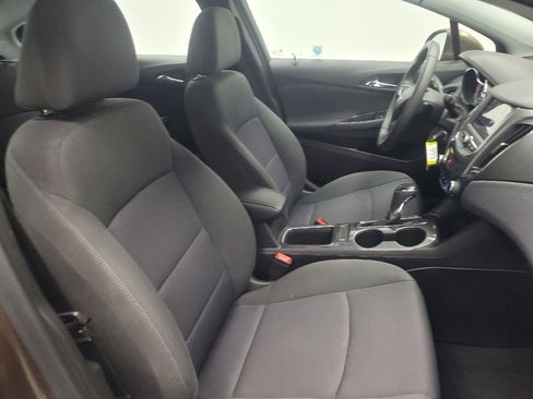 Used 2019 Chevrolet Cruze LT image 21