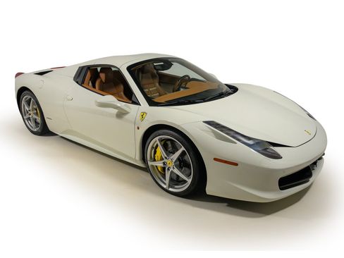Used 2015 Ferrari 458 Spider RWD image 9