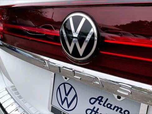 New 2026 Volkswagen Atlas SE image 15
