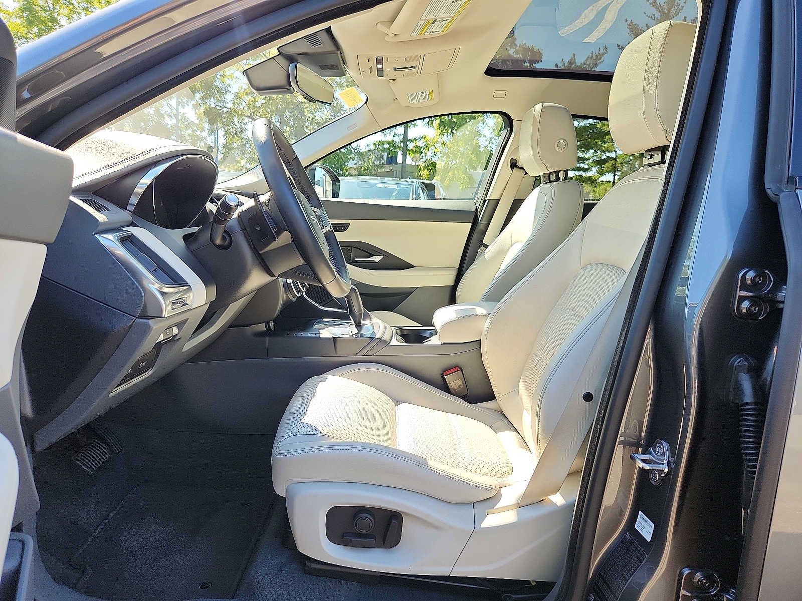 Used 2020 Jaguar E-PACE SE AWD/4WD image 13