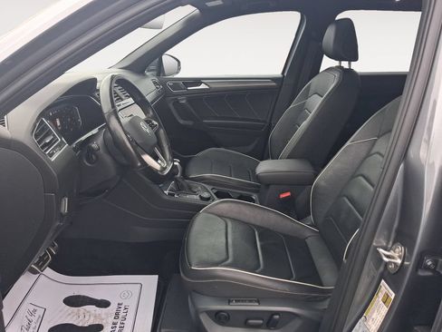 Used 2022 Volkswagen Tiguan SEL R-Line AWD/4WD image 9