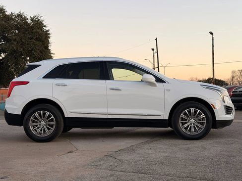Used 2019 Cadillac XT5 Luxury image 2