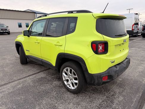 Used 2017 Jeep Renegade Latitude w/ Cold Weather Group image 5