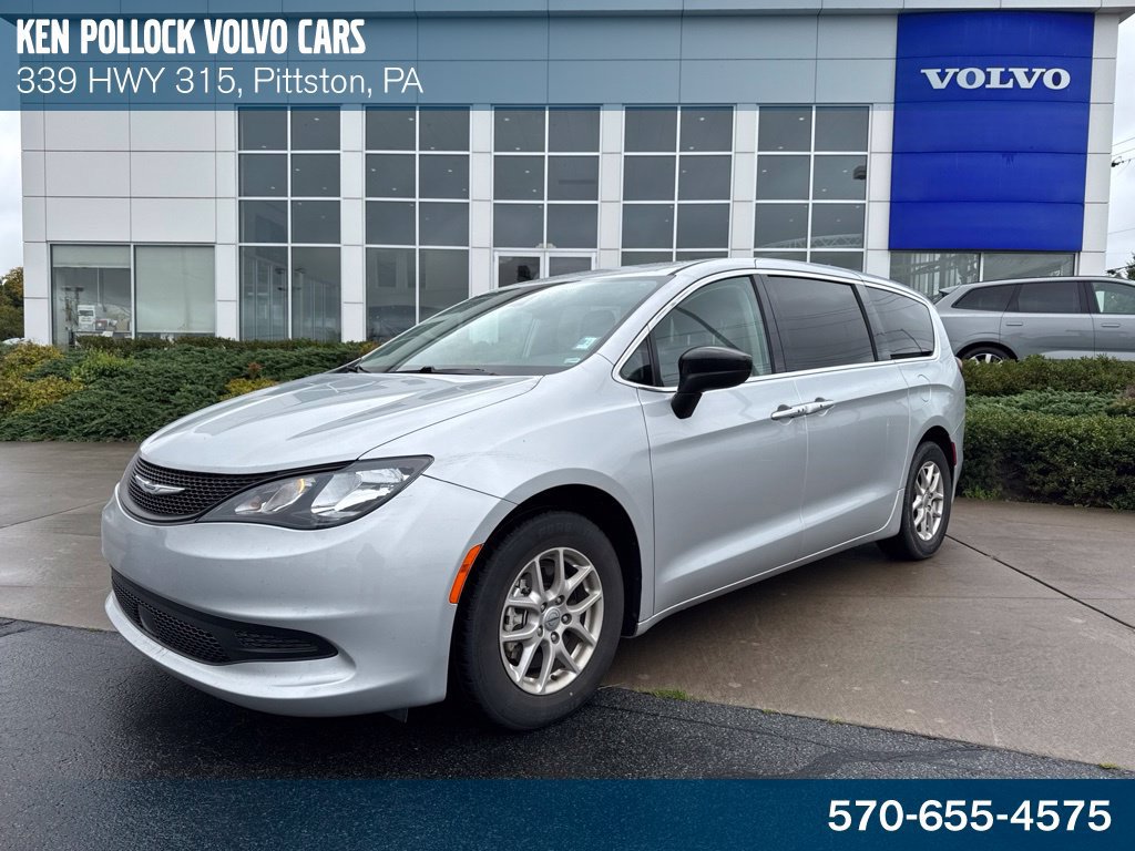 Used 2024 Chrysler Voyager LX FWD image 1