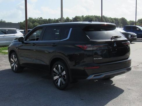 New 2025 Mitsubishi Outlander SE image 5