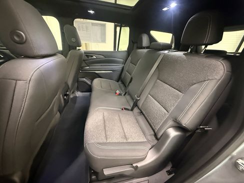 Certified 2025 Chevrolet Traverse LT w/ Sun and Wheel Package image 19
