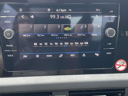 Used 2025 Volkswagen Jetta SE image 31