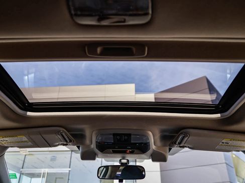 Used 2023 Subaru Crosstrek Hybrid w/ Moonroof Package w/Navigation image 16