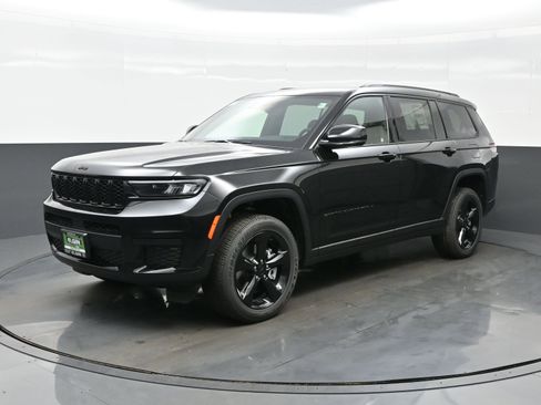 New 2025 Jeep Grand Cherokee L Altitude image 2