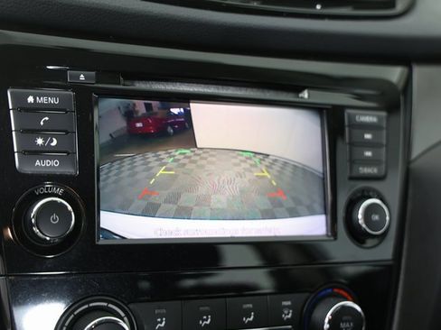 Used 2019 Nissan Rogue Sport S image 19