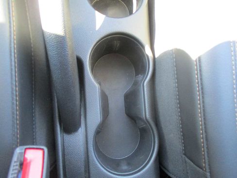 Used 2022 Chevrolet Trax LT w/ LT Convenience Package image 15