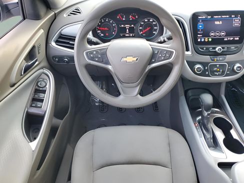 Used 2022 Chevrolet Malibu LS image 25