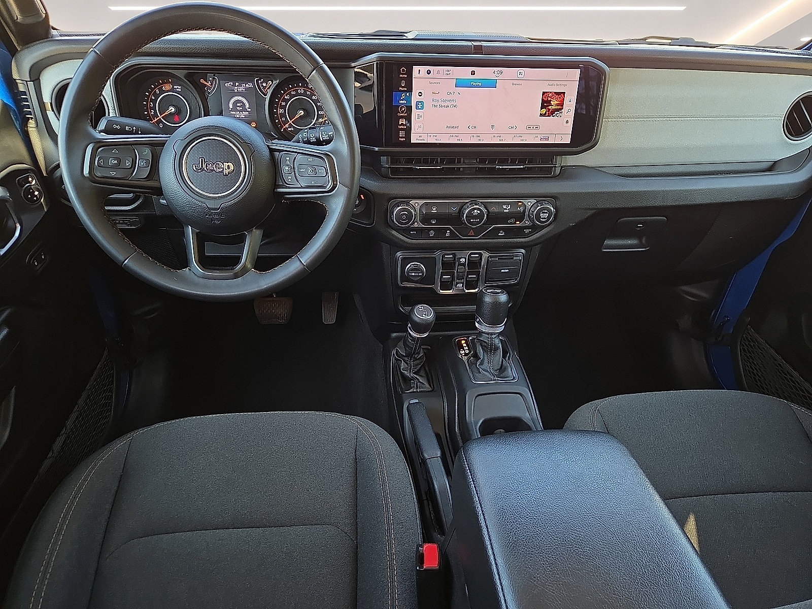 Used 2024 Jeep Wrangler Unlimited Sport AWD/4WD image 11