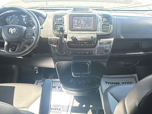 Used 2025 RAM ProMaster 2500 w/ Convenience Group FWD image 17