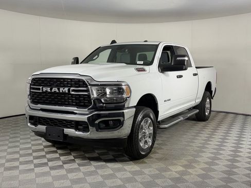 Used 2024 RAM 2500 Big Horn w/ Bed Utility Group image 4