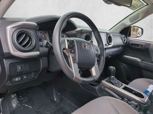 Used 2022 Toyota Tacoma SR5 RWD image 10