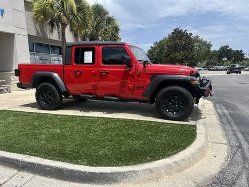Used 2023 Jeep Gladiator Sport w/ Trailer Tow Package AWD/4WD image 3
