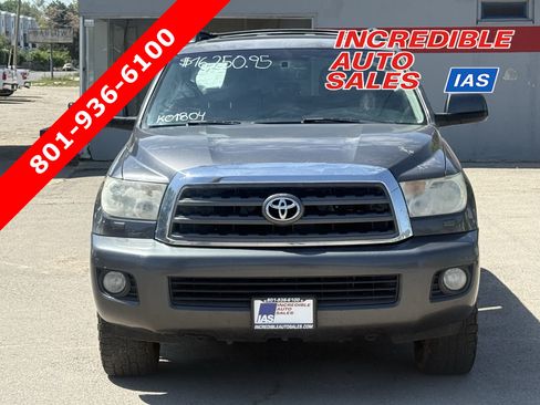Used 2017 Toyota Sequoia SR5 AWD/4WD image 1