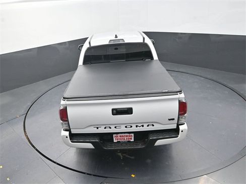 Used 2020 Toyota Tacoma TRD Off-Road image 24