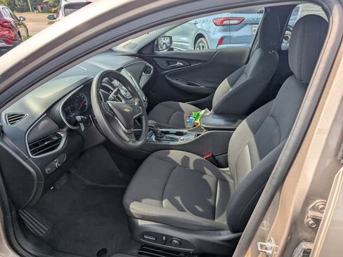 Used 2025 Chevrolet Malibu LT FWD image 12