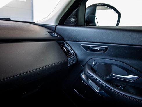 Used 2018 Jaguar E-PACE SE image 44