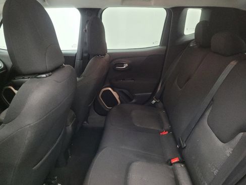 Used 2017 Jeep Renegade Latitude image 18
