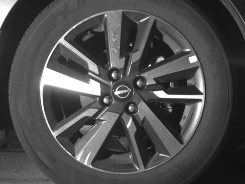 Used 2025 Nissan Versa SV FWD image 13