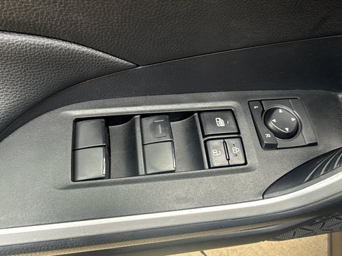 Used 2025 Toyota RAV4 LE AWD/4WD image 19