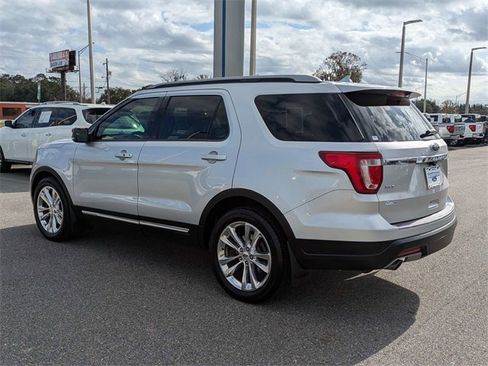 Certified 2018 Ford Explorer XLT w/ Equipment Group 202A image 6