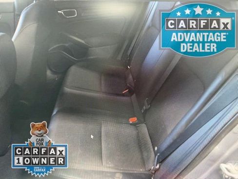 Used 2023 Honda Civic Sport image 4