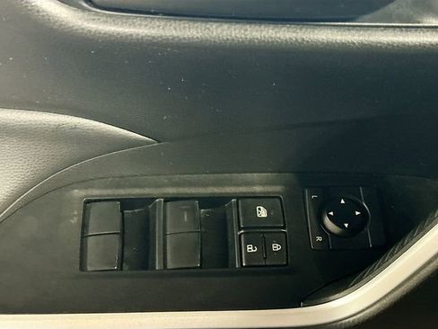 Used 2023 Toyota RAV4 LE AWD/4WD image 17
