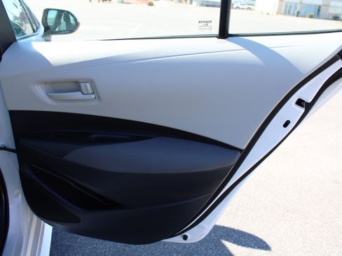 Used 2025 Toyota Corolla LE image 44