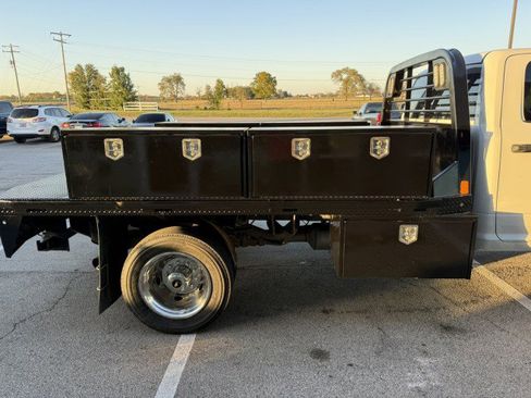 Used 2024 RAM 5500 Tradesman w/ Chrome Appearance Group image 15