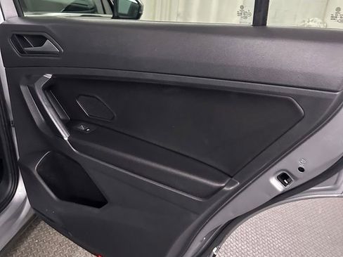 Used 2020 Volkswagen Tiguan SE w/ 3rd Row Seat Package AWD/4WD image 31