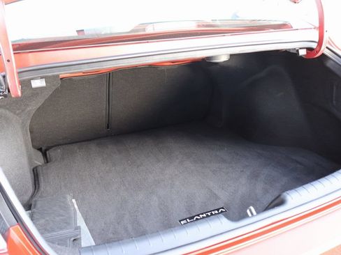 Certified 2022 Hyundai Elantra Limited image 16