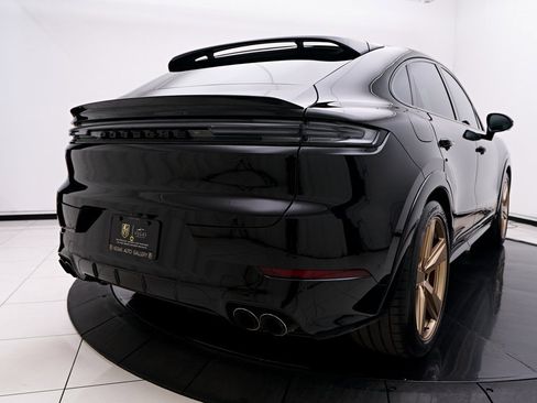 Used 2025 Porsche Cayenne GTS image 22