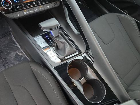 Used 2023 Hyundai Elantra SEL w/ Convenience Package image 27