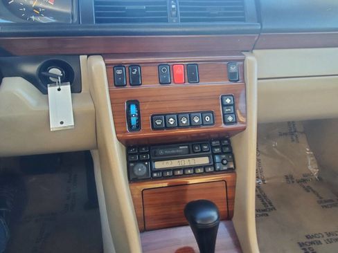 Used 1995 Mercedes-Benz E 320 E 320 4dr Sedan image 18