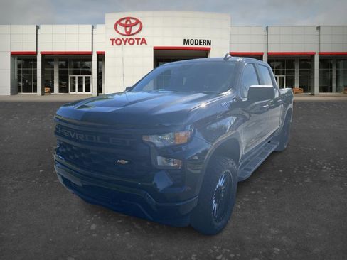 Used 2023 Chevrolet Silverado 1500 Custom AWD/4WD image 1
