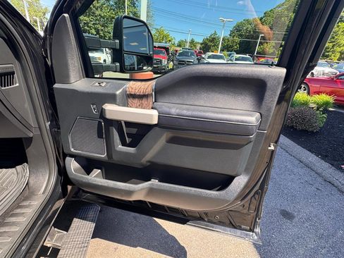 Used 2018 Ford F250 Lariat w/ Lariat Ultimate Package AWD/4WD image 37