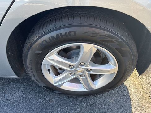 Used 2023 Chevrolet Malibu LT FWD image 9