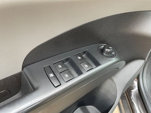 Used 2016 Chevrolet Sonic LT image 8