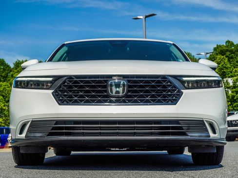 Used 2023 Honda Accord EX image 7