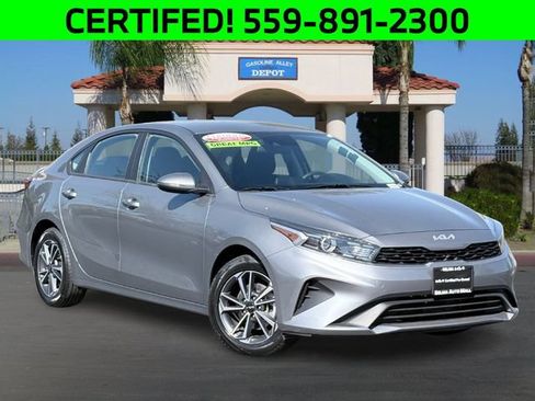Certified 2023 Kia Forte LXS w/ LXS Technology Package FWD image 1
