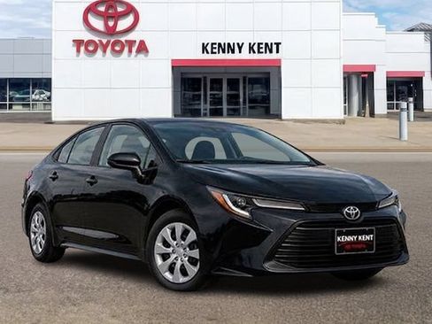 Certified 2026 Toyota Corolla LE FWD image 1