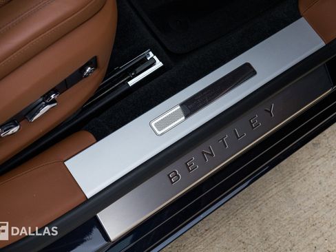 Used 2022 Bentley Flying Spur V8 image 43