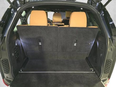 Certified 2018 Land Rover Discovery HSE Luxury AWD/4WD image 13